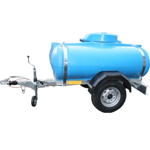 A 250 gallon water bowser